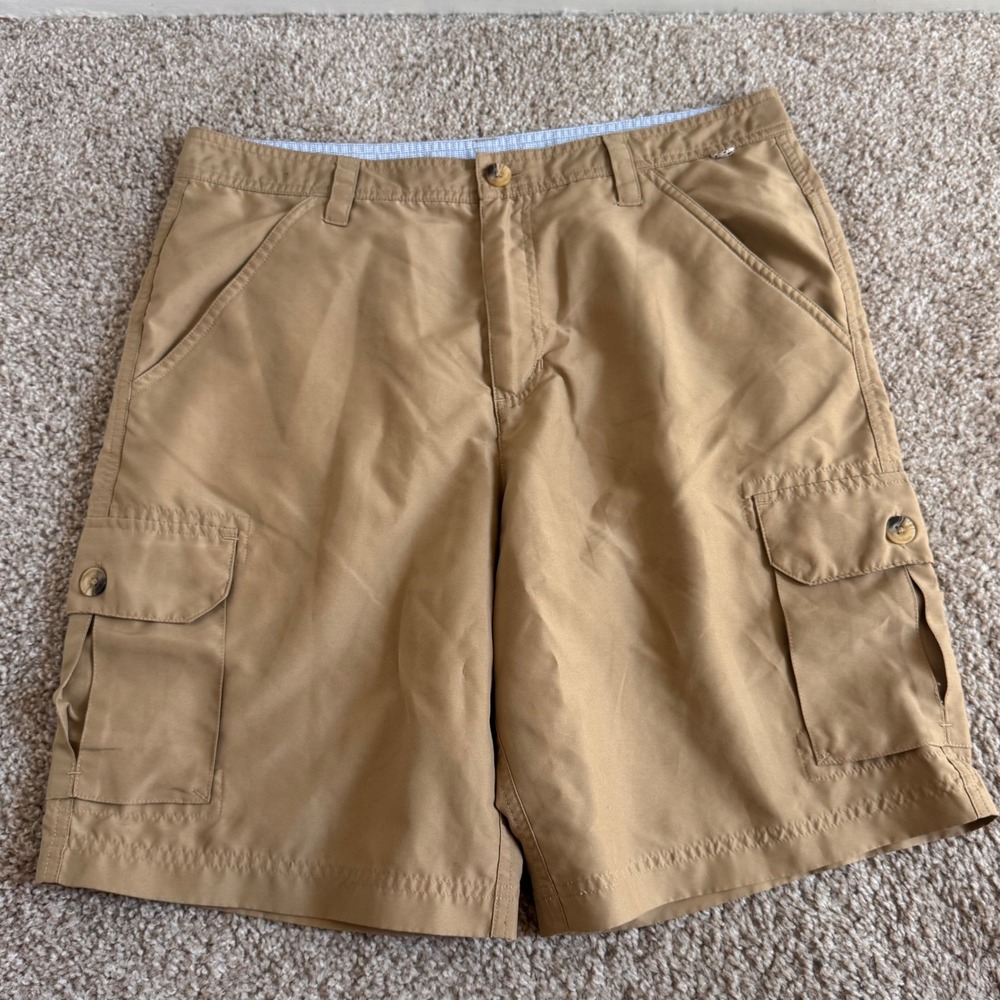 Magellan Outdoors Fish Gear Mens Khaki Cargo Shorts MagRepel Size 32 Tan Fishing
